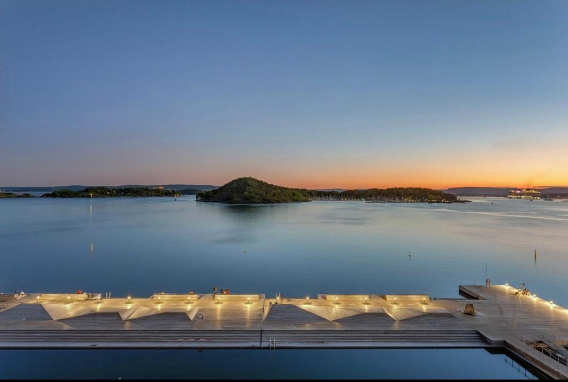 Oceanfront Apartment - Oslo Central - Private Patio エクステリア 写真